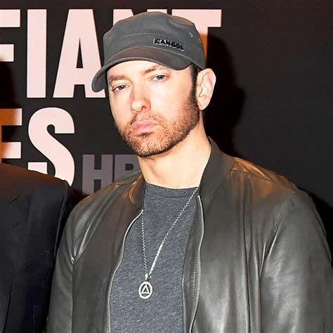 Eminem Has A Beard Now Looks Totally Different Us Weekly