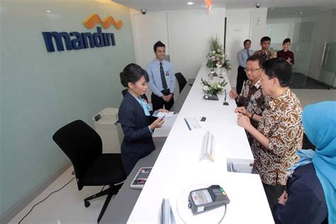 Bank mandiri mulanya hanyalah leburan dari beberapa bank khusus dari bank bumi daya, bank dagang negara, bank ekspor impor indonesia ada beberapa pinjaman uang bank mandiri yang harus kalian ketahui sebelum memilih salah satu dari mereka. Jumlah Debitur yang Direstrukturisasi Tak Bertambah ...