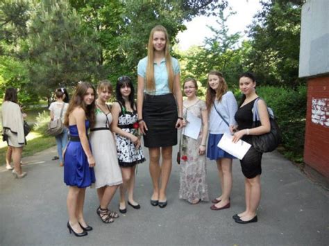 Pictures Of Tall Girls Weird Pictures