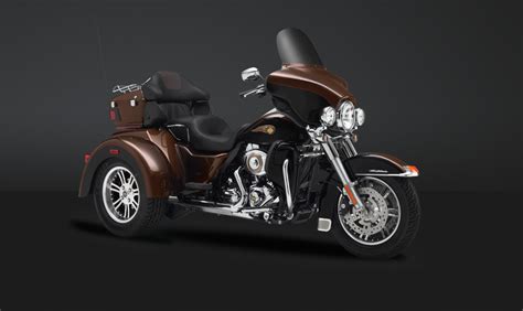 Detachable tour pak, fairing lowers, sg pass pegs, rk taillight, bar and plate mount, solo seat, sg shocks. 2013 Harley-Davidson Tri Glide Ultra Classic, the Genuine ...