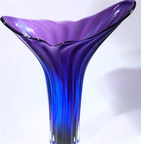 Art Glass Whale Tail Vase Kela S A Glass Gallery On Kauaii Glass Art Vase Glass