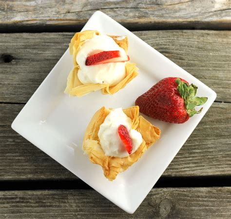 Here's how to use phyllo dough prepare the filling for tiropita. Tangy Lemon Cream Cheese Filled Phyllo Cups - Words of Deliciousness