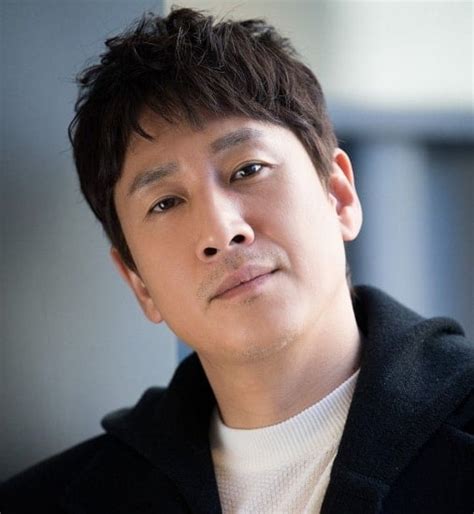 Lee Sun-kyun Wiki, Age, Net Worth, Girlfriend, Family, Biography & More