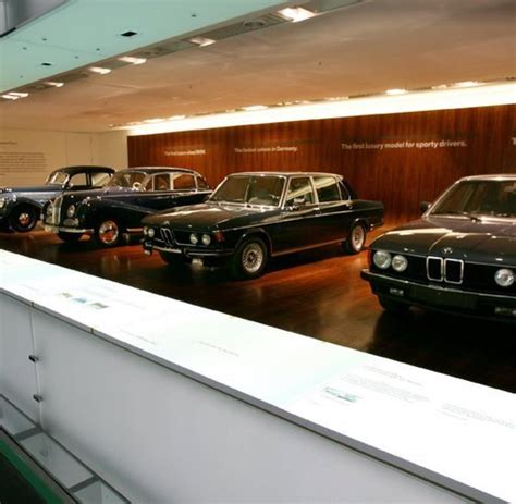 Informieren sie sich hier rund um das wohl schönste hobby der welt. Ausstellung: BMW-Museum ist mehr als eine "Oldtimer-Garage ...