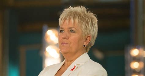 Je (re)papote avec vous au fil des tweets. Mimie Mathy dans les backstage de l'enregistrement de l ...