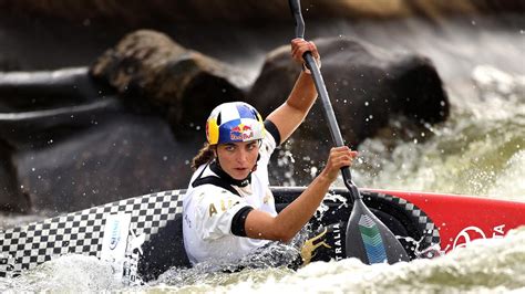 Family affair for jess fox. Olympic Games: Champion paddler Jess Fox back on ...