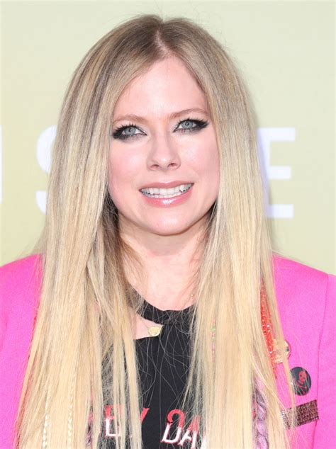 Avril Lavigne “the Hustle” Premiere In La • Celebmafia