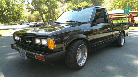 2011 nissan ud 2600 26ft box truck with lift gate and side doors non cdl 26,000 gvw. Original 1980 Datsun 720 Pickup mini truck madness!