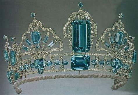 Queen Elizabeths Brazilian Aquamarine Tiara This Tiara Has Evolved