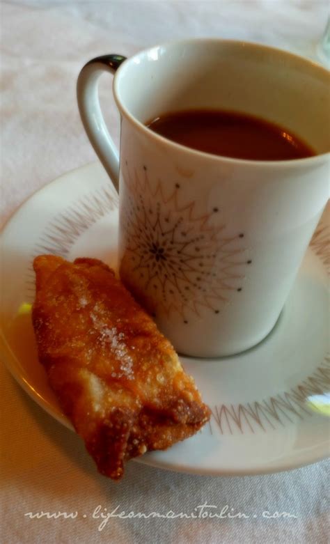 It's made from ripe banana saba� with jackfruit strips wrapped in lumpia� spring rolls wrapper. Turón Bites ~ A Spin on a Filipino Street Food Fave - Life on Manitoulin