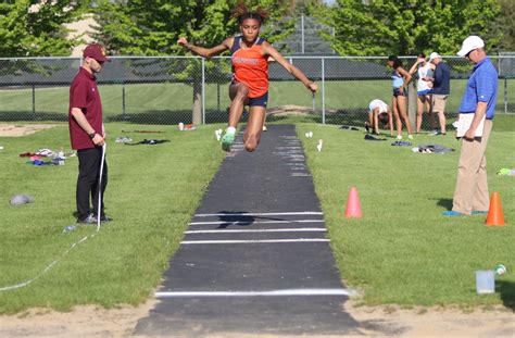 Eths Girls Track Kits Embrace Challenge Of New Events Advance To