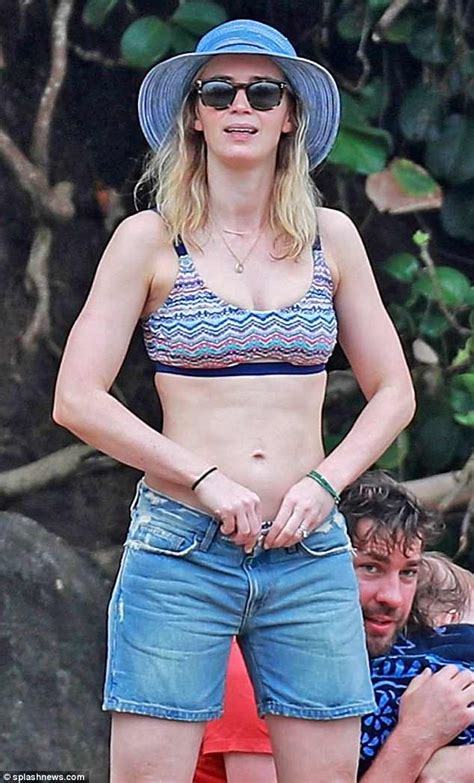 Emily Blunt Flaunts Toned Torso In Bikini Top For Beach Day In Hawaii Daily Mail Online