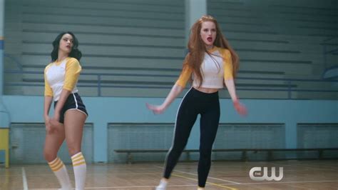 Riverdale X Veronica And Cheryl S Dance Battle Youtube