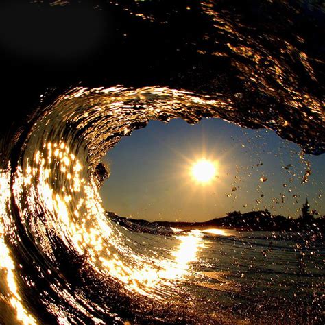 20 Majestic Wave Photos That Capture The Beauty Of