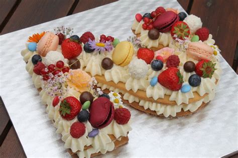 Macarons haben den ruf, schwierig zu sein. Geburtstagstorte | cuplovecake