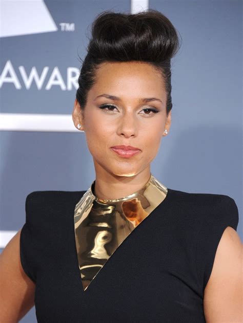 Alicia Keys Most Head Turning Hairstyles Of All Time Huffpost Life