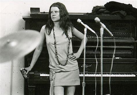 Try (just a little bit harder) live at the woodstock music & art fair, august 16, 1969. Janis Joplin. - Flashbak