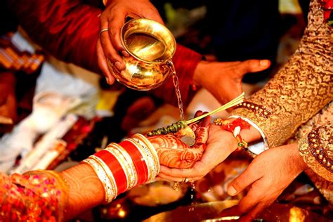 Get A Closer Look At The Royal Marwari Wedding Traditions