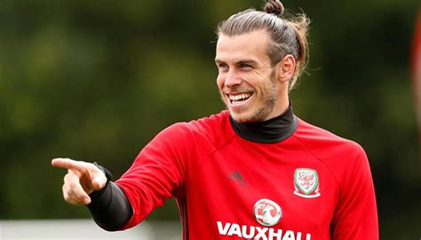 Football star gareth bale stormed off from a live tv interview after wales were knocked out of euro 2020. Gareth Bale Net Worth 2018 - How Rich is the Professional ...