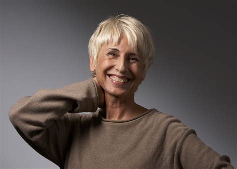 Scroll through to see the best haircuts from celebrities. 34 Short Hairstyles for Older Women That Aren't Boring