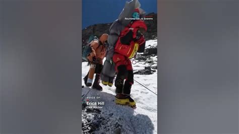 Sherpa Performs Rare Rescue On Everest Youtube