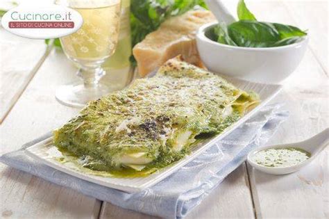 Tritate i pistacchi finemente, aggiungete alla granella l'olio, il limone, l'acqua e il parmigiano. Lasagne al Pesto di Pistacchio, Melanzane e Speck ...