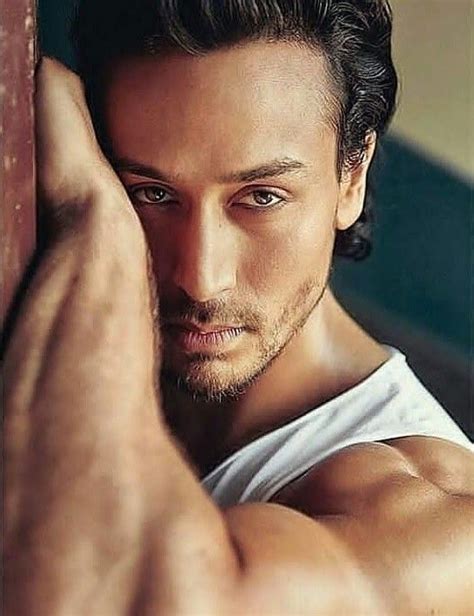 Tiger SHROFF Biography And Movies