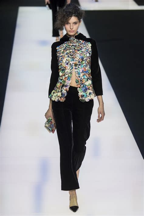See more ideas about runway fashion, fashion, runway. Fashion Runway | 'Black Velvet', the new Giorgio Armani ...
