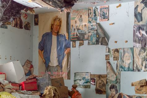A Teenage Girls Bedroom In An Abandoned House Has Been Stuck In Time