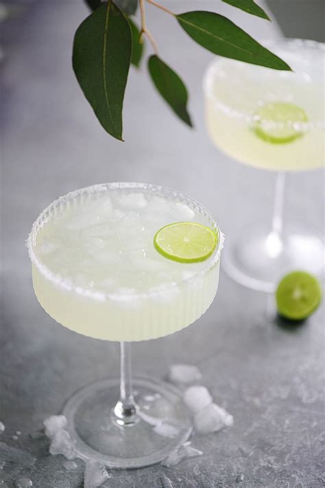 The Perfect Classic Margarita Classic Margarita Recipe Cocktail Recipes At Home Champagne