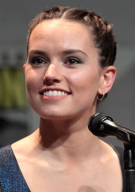 Star Wars Schauspielerin Ridley Sieht Rolle Als Rey Nicht Als Bürde — Extremnews — Die Etwas