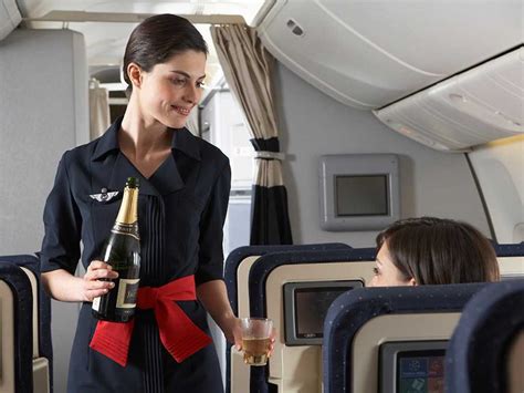 The 9 Things That Flight Attendants Notice About Passengers That Board The Plane Jetavro