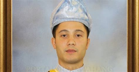Jenazah adinda kepada sultan pahang, tengku arif bendahara pahang tengku abdullah sultan abu bakar, 78, selamat dikebumikan di makam diraja pekan pada 7.15. TENGKU ARIF TEMENGGONG PAHANG II: Tengku Temenggong