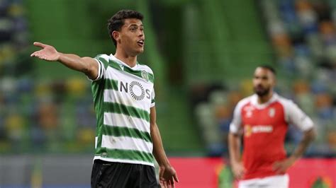 Born in rio de janeiro, nunes moved to portugal at the age of 13 and started playing football with amateurs grupo desportivo união ericeirense in the lisbon. Sporting segura Matheus Nunes - Sporting - Jornal Record