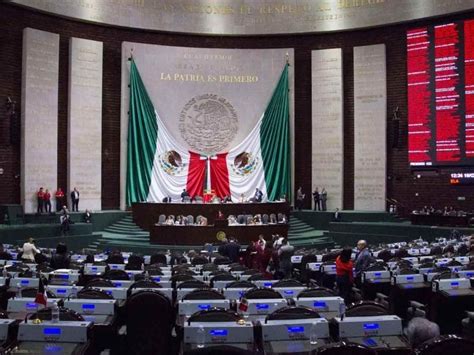 vivo ginés gonzález expone ante la comisión de salud de diputados. Apuntalar el sector salud e impulsar la economía deben ser ...