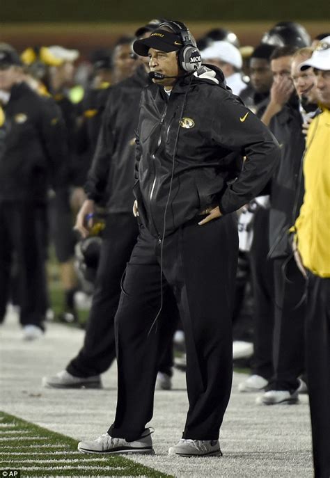 Missouris Gary Pinkel To Resign At End Of Season For Health Reasons Daily Mail Online