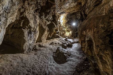 Gardner Cave Passageway Andy Porter Images