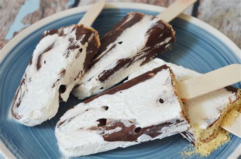 I have always loved pudding, any flavor really. Delicious Recipe for Chocolate Pudding Pie Pops - Eclectic ...