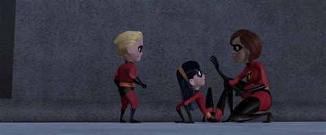 Violet Dash Helen The Incredibles 2004 Disney Incredibles Beauty And