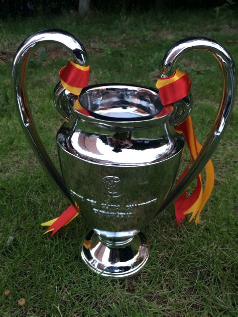 The old uefa super cup, raised in celebration by footballing giants such as alessandro nesta, fernando hierro and paolo maldini, was the smallest and lightest of the european club trophies. EUROPEAN CUP TROPHY UEFA CHAMPIONS LEAGUE REPLICA INCHES 43CM