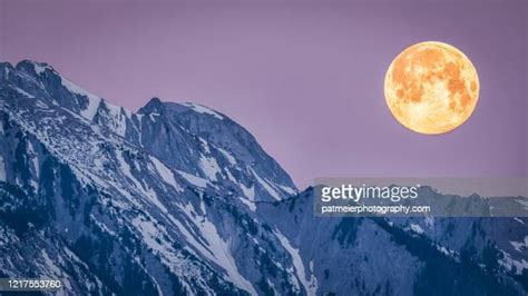 Full Moon Mountain Photos And Premium High Res Pictures Getty Images