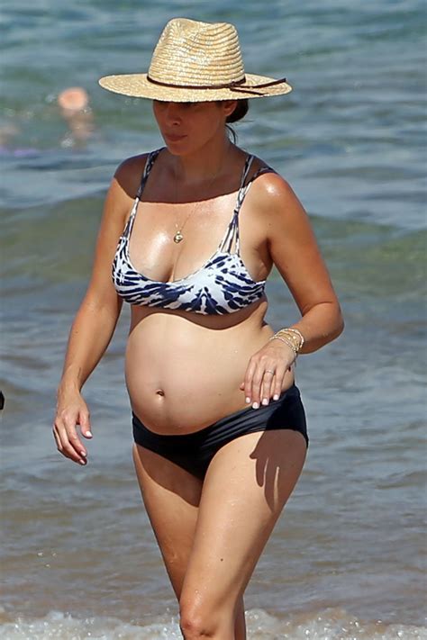 Jamie Lynn Sigler Show Off Her Baby Bump In A Bikini Maui Celebmafia