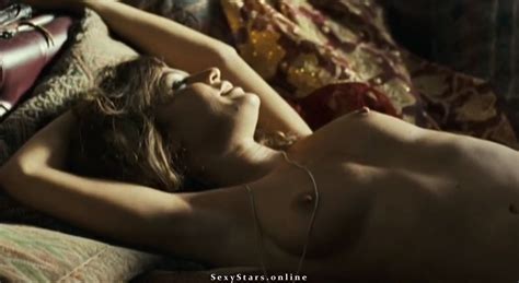 Natalia Avelon nackt und sexy SexyStars online heißesten Fotos