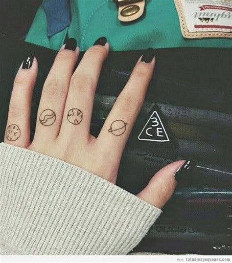 Tatuajes Pequeños En Los Dedos De La Mano 40 Diseños Con Mucho