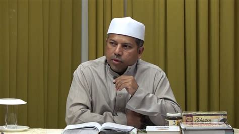 Hak seorang muslim kepada muslim yang lain adalah menziarahi apabila sakit. Menziarahi dan Mendoakan Orang Sakit; Makruh Mencela Demam ...