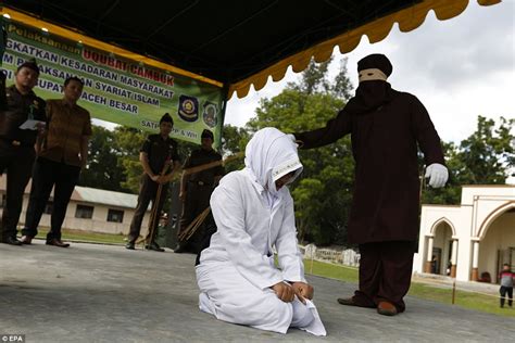 Indonesian Woman Brutally Caned For Adultery Daily Mail Online