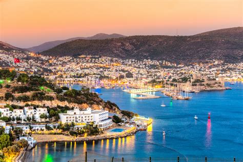 Gezimanya'da bodrum hakkında bilgi bulabilir, bodrum gezi notlarına, fotoğraflarına, turlarına ve videolarına ulaşabilirsiniz. BODRUM, TRA LE LOCALITA' MARITTIME PIU' BELLE DELLA TURCHIA