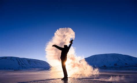 Ever Seen Boiling Water Turn Into Ice In Seconds Al Bawaba