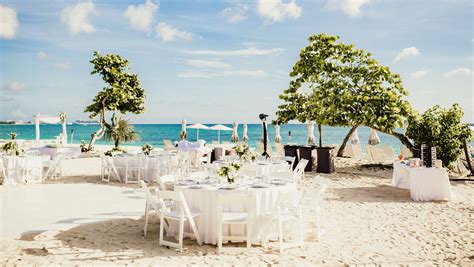 Popular attractions john's pass village & boardwalk and dolphin marine rentals are located. Beach Wedding Venues | Kimpton Seafire Resort Grand Cayman