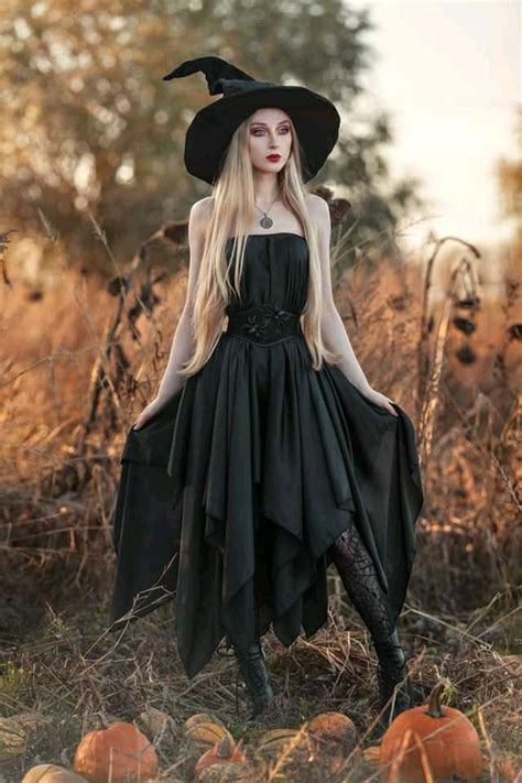 Pin By 𝕷𝖚𝖆𝖓 𝕾𝖙𝖔𝖐𝖊𝖘 On Witches Fashion Gothic Outfits Beautiful Witch